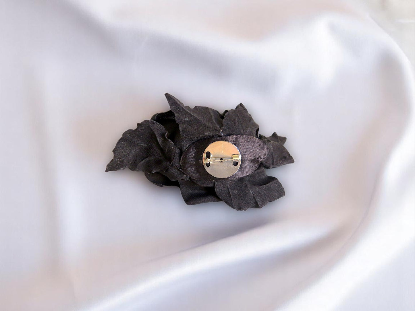 Broche Black Basic