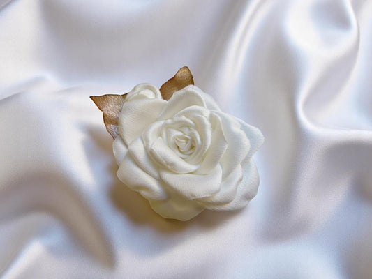 Broche White Basic